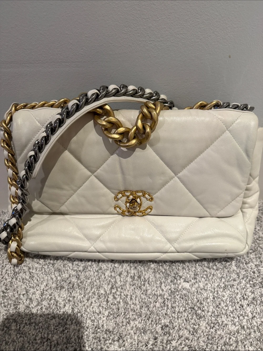 Chanel 19 Medium White Lambskin Flap Bag | Black Card Included
